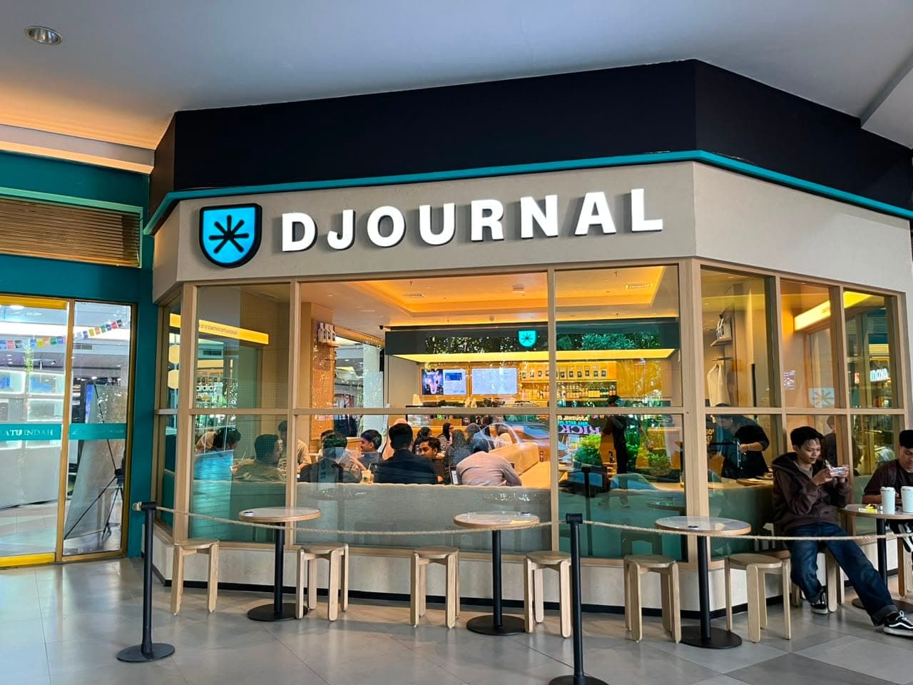 Makassar, We're Back for More! Djournal Buka Gerai Kedua di Mal Ratu Indah