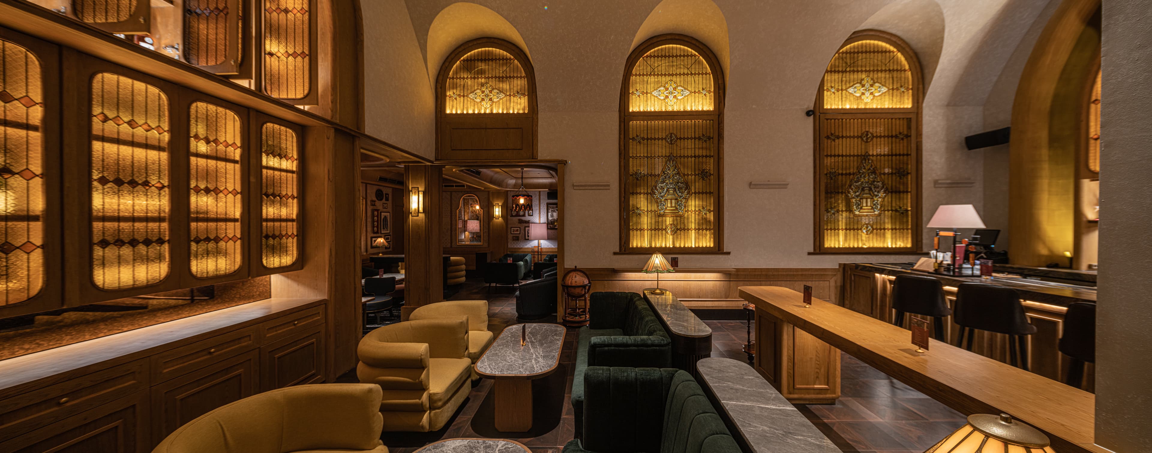 Pengalaman Nightlife Menteng yang Chill di NAAGA Bar