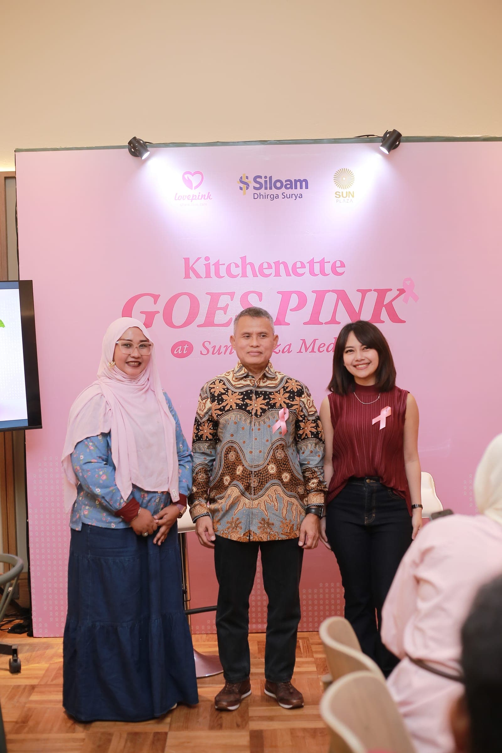 Sip Pink, Spread Love! Kitchenette x Lovepink Ajak Semua Orang Berbagi Kepedulian Lewat Acai Dragon
